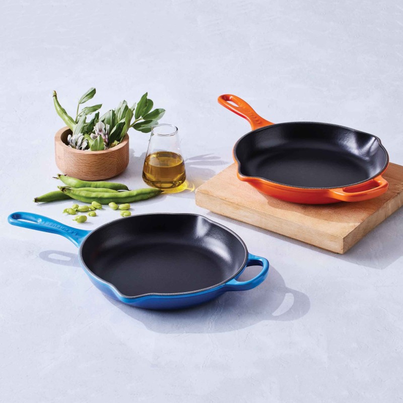 23CM SIGNATURE CAST IRON ROUND SKILLET - VOLCANIC