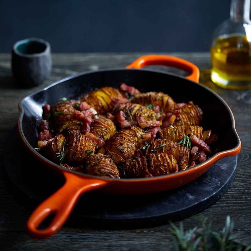 23CM SIGNATURE CAST IRON ROUND SKILLET - VOLCANIC