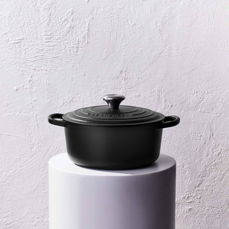 24CM SIGNATURE ENAMELLED CAST IRON ROUND CASSEROLE - SATIN BLACK