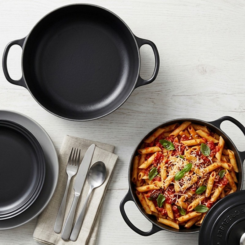 24CM SIGNATURE ENAMELLED CAST IRON ROUND CASSEROLE - SATIN BLACK