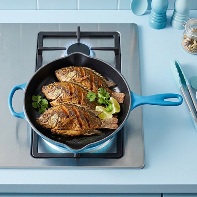 26CM SIGNATURE CAST IRON ROUND SKILLET - AZURE